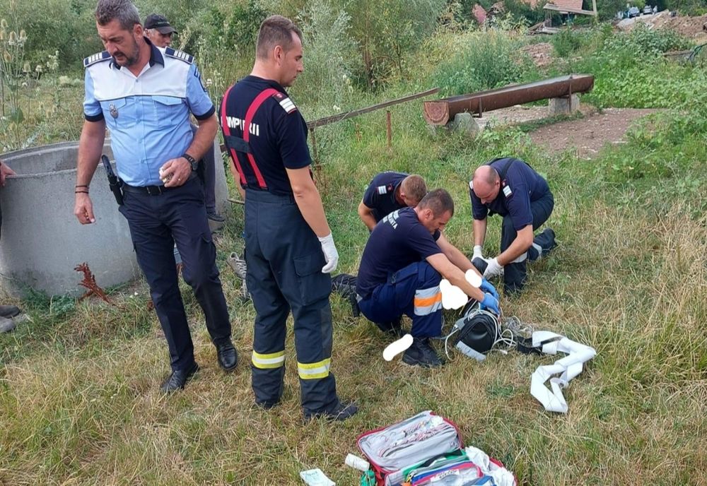 Victimă căzută în fântână, resuscitată și transportată la spitalul din Aiud