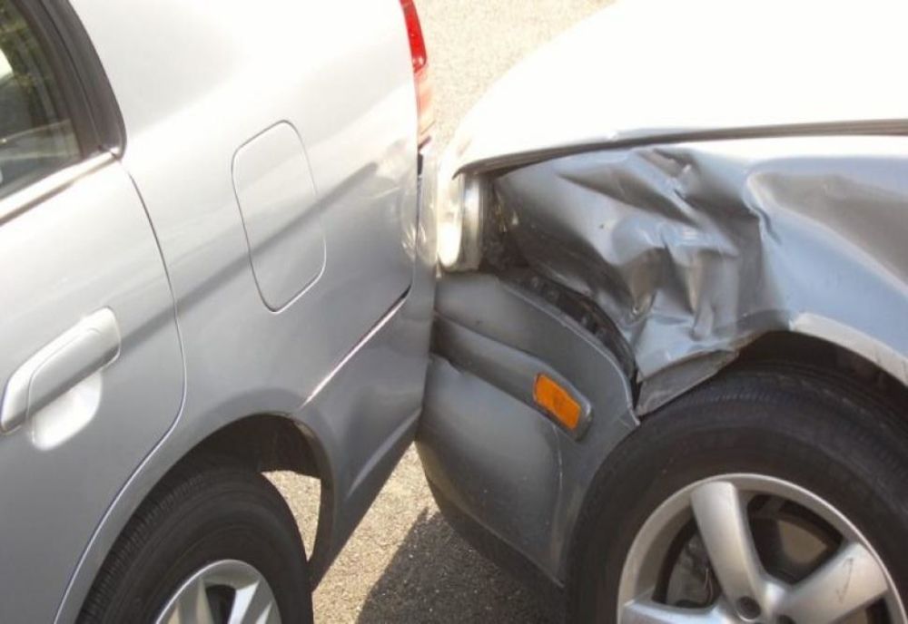 Carambol pe un bulevard din Alba Iulia din cauza unui șofer beat