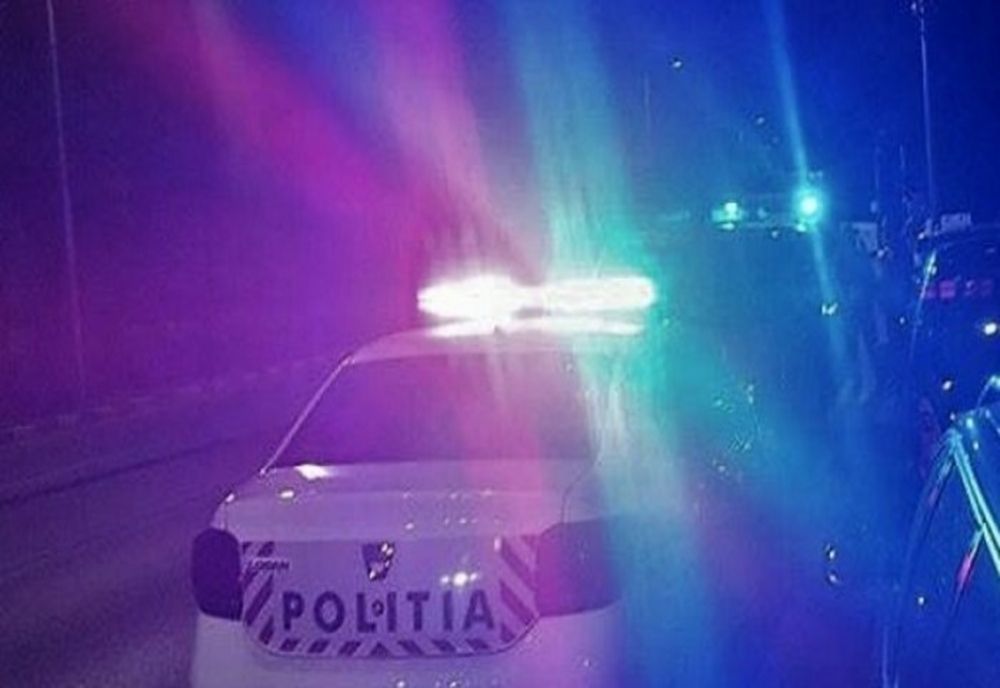 Urmărire ca-n filme: un bărbat nu a oprit la semnalul polițiștilor, apoi s-a dat jos și a fugit pe un câmp