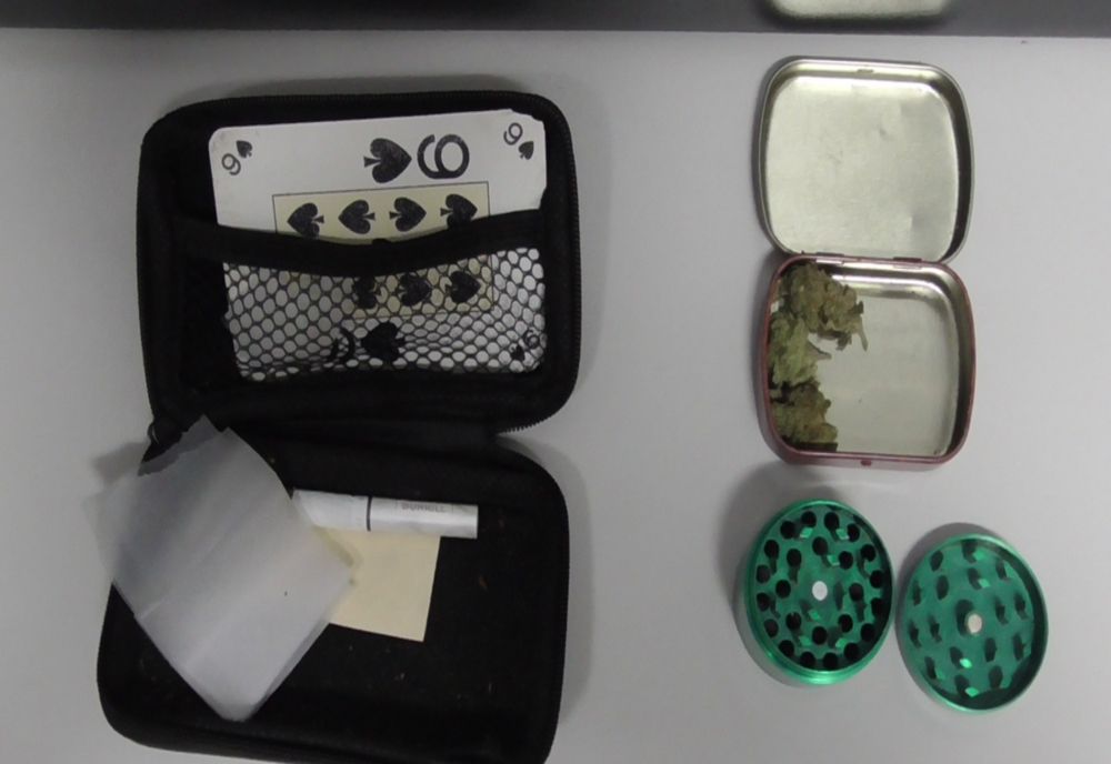 Reclama la droguri pe rețelele sociale i-a adus procurorii DIICOT la ușă