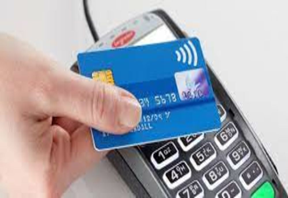  Doi tineri din Sântimbru au dosare penale pentru că au folosit un card găsit