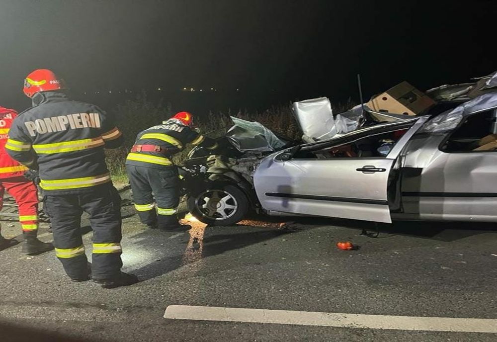 O persoană a ajuns la spital după o coliziune dintre un tractor și un autoturism