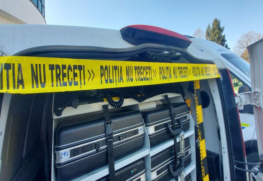 Corpul unui bărbat, găsit spânzurat de un copac de pe malul râului Mureș