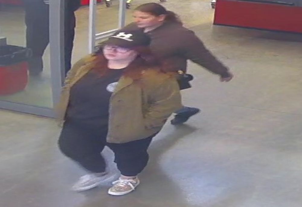 CĂUTATE DE POLIȚIE pentru furt! Dacă le vedeți, sunați la 112!