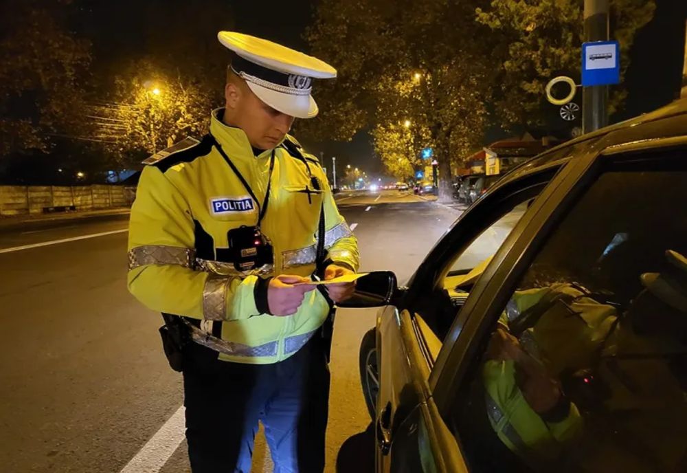 Depistat fără permis la volanul unei mașini cu numere de înmatriculare false