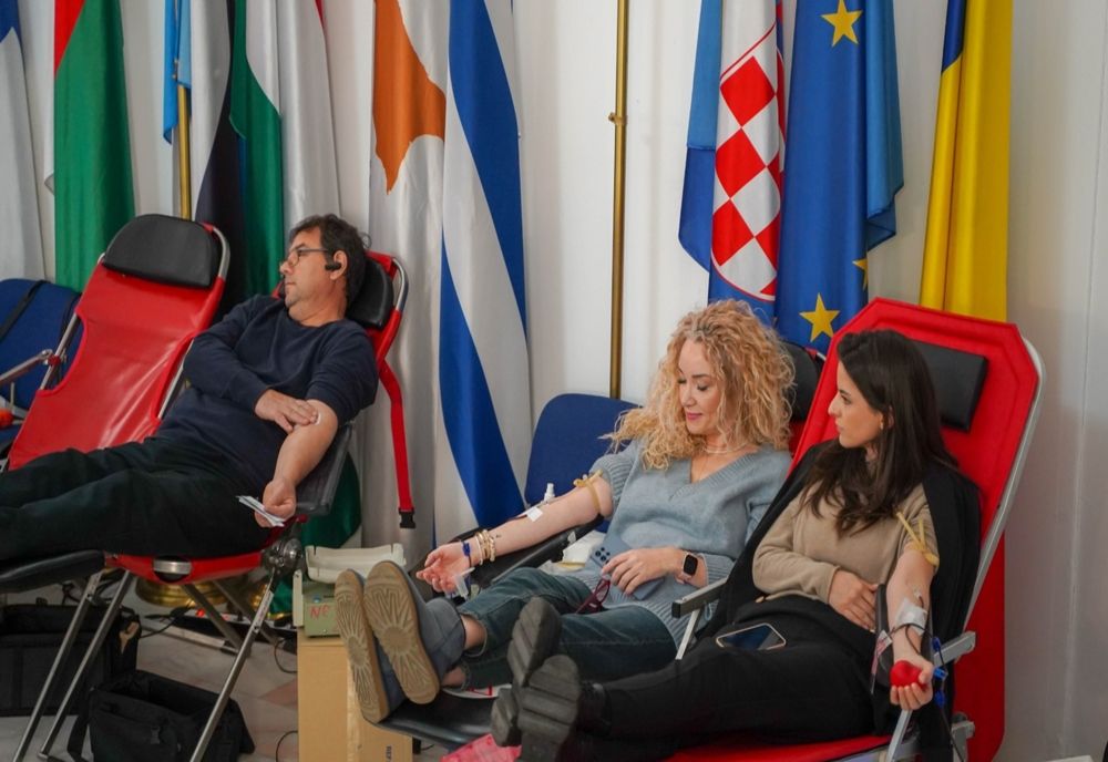 Peste 130 de persoane au mers să doneze sânge la Ministerul Finanţelor; au fost salvate 300 de vieţi