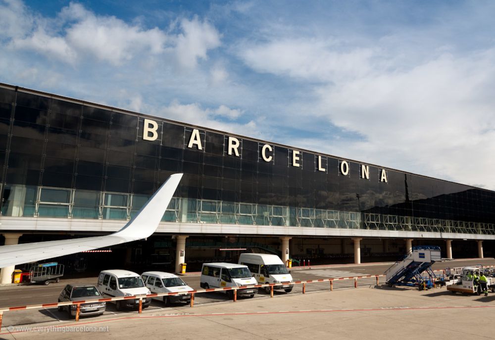 Barcelona va interzice închirierea de apartamente către turişti din 2028