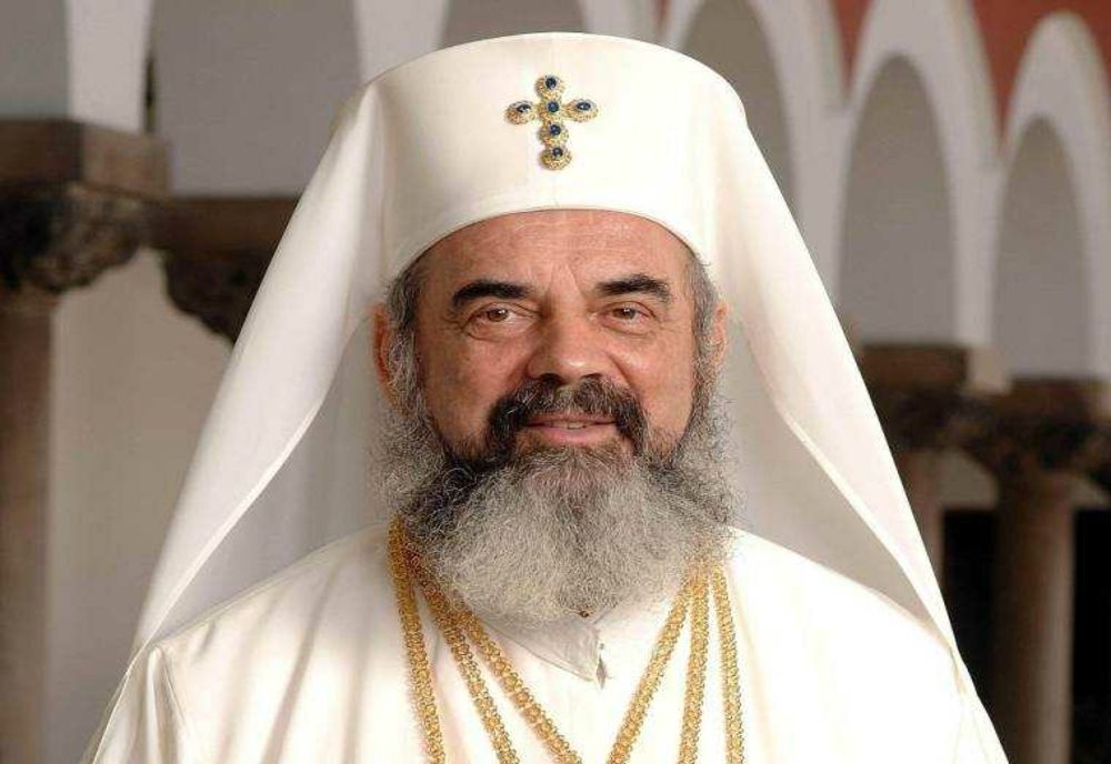 PREȘEDINTELE NICUȘOR DAN - LA SFÂNTA LITURGHIE, OFICIATĂ CU OCAZIA ZILEI DE NAȘTERE A PATRIARHULUI DANIEL