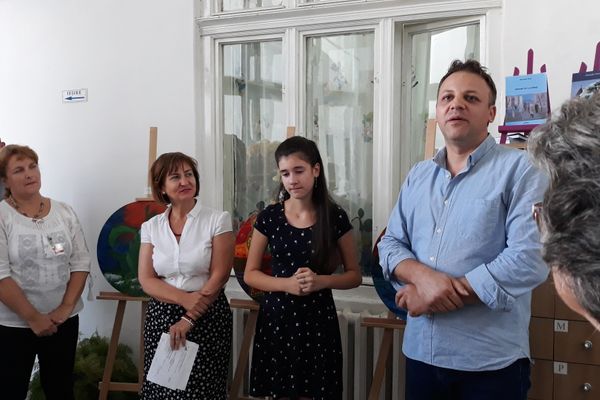 ”Aripi de culoare”, expoziția de pictură a Dianei Todoran