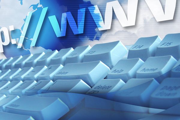 Percheziţii BCCO Alba Iulia la o grupare bănuită de fraudă informatică