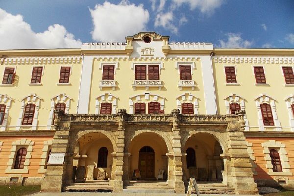 Muzeul Unirii a trecut la programul de iarnă