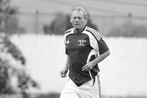 Moment de reculegere în memoria lui Ilie Balaci la meciurile organizate de AJF Alba