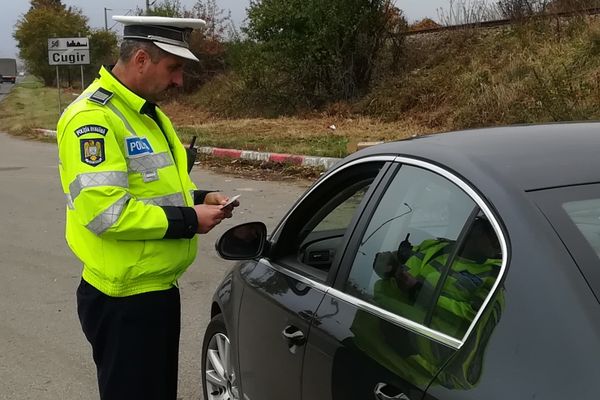 Poliţiştii din judeţul Alba au aplicat peste 550 de amenzi săptămâna trecută