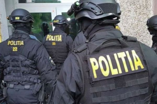 Percheziții la suspecți de trafic de substanțe toxice în Alba, București și alte 3 județe