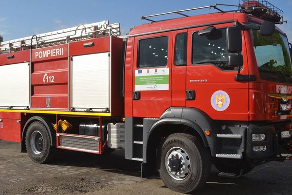 Un bărbat a provocat un incendiu pe o terasă din Aiud