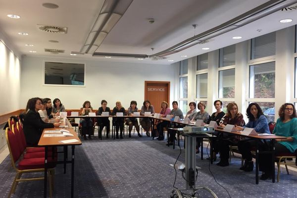 Întâlnirea asistenților medicali și moașelor din Regiunea Centru