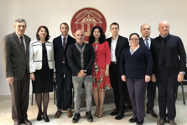 Procurori din străinătate, în vizită la instituţiile cu atribuţii judiciare din Alba