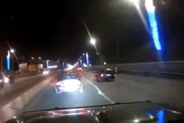 VIDEO: Un șofer din Alba era să calce doi pietoni în Cluj