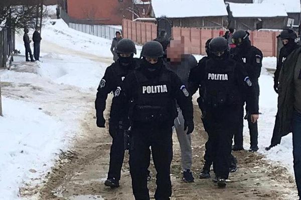 VIDEO: Bărbatul care l-a înjunghiat pe tânărul din Mediaș a fost prins