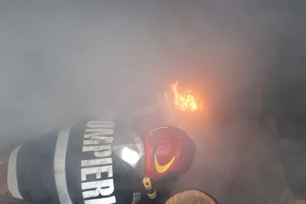 Incendiu într-o locuință din cartierul Bărăbanț