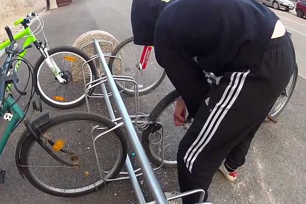 Bărbat din Ighiu cercetat pentru furtul unei biciclete