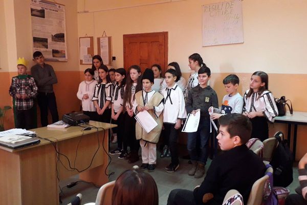 FOTO : Horea, Cloșca și Crișan comemorați  de copiii din Ighiu și Ighiel