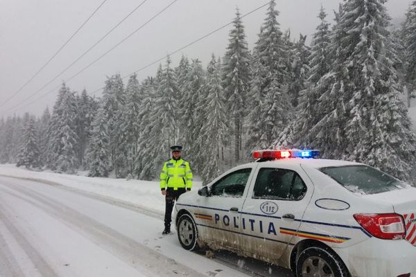 Sfaturi pentru a circula în siguranță în contextul condițiilor meteo nefavorabile