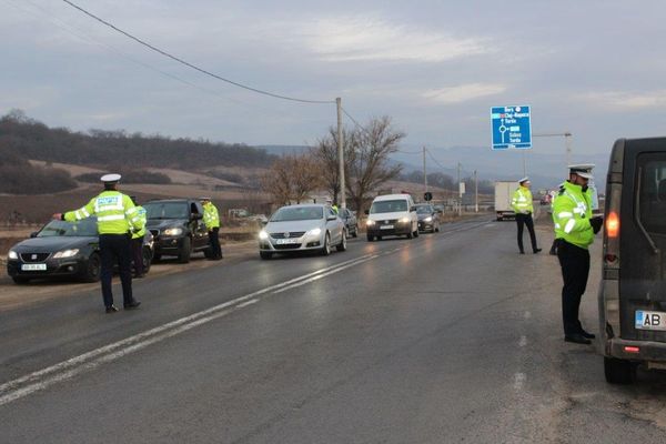 FOTO : Acțiune ”la sânge” a polițiștilor din Aiud. Ce au depistat oamenii legii în trafic ?