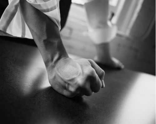 Bărbat reținut după ce și-a agresat mama de 71 de ani