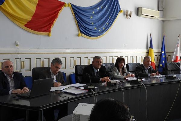 Prefectul Dănuț Emil Hălălai se întâlnește cu primarii din zona Alba Iulia