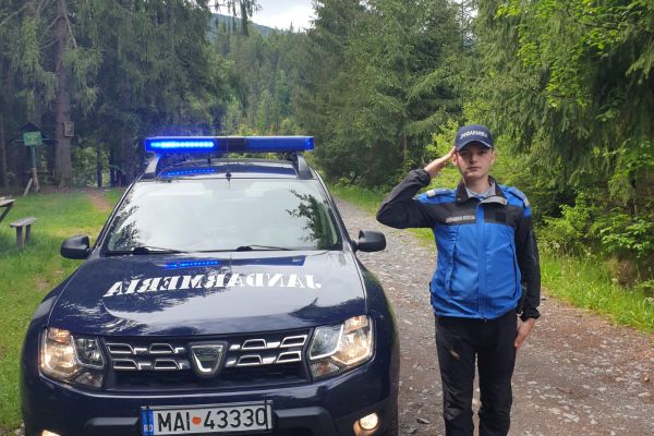 FOTO : Jandarmii din Alba au păstrat un moment de reculegere în memoria polițistului ucis în Timiș