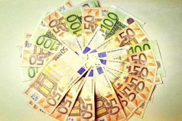 Analiză economică săptămânală : Euro s-a întors la 4,73 lei