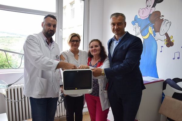 Aparat pentru monitorizarea funcțiilor vitale, donat Spitalului Județean de Urgență Alba Iulia de Camera Executorilor Judecătorești și Asociația S.A.H. 2013