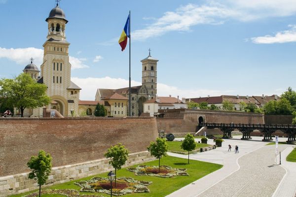 Cetatea și cea mai veche clădire din Alba Iulia, în celebrul ghid de turism Michelin