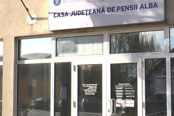 Flagrant la Casa Județeană de Pensii Alba . Un bărbat a vrut să dea ȘPAGĂ pentru un bilet de tratament