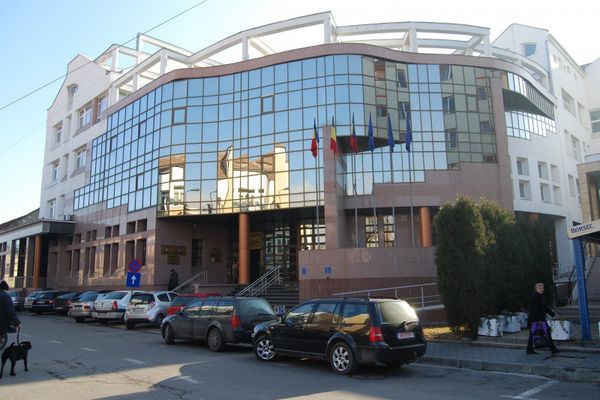 La AJFP Alba contribuabilii primesc clarificări referitoare la noutăţile legislative fiscale