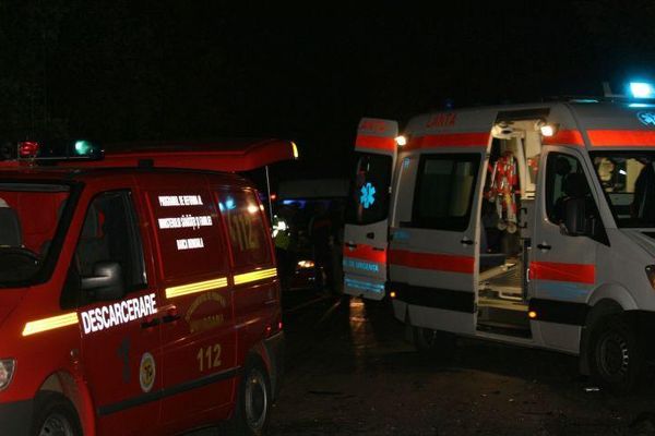 UPDATE : Grav accident de circulație în județul Alba. Un bărbat de 42 de ani a decedat după ce a fost acroșat de un autoturism.
