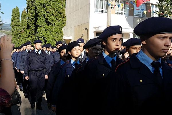 Alba : Deschiderea anului şcolar 2019 – 2020. Peste 450 de elevi au ales să îmbrace uniforma de licean militar