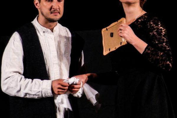 Grupul Skepsis prezintă spectacolul „Ursul”