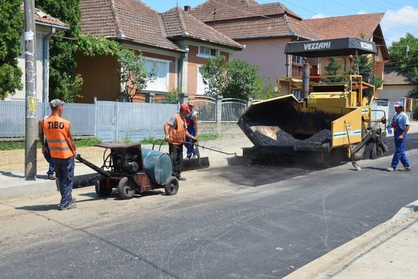 Firmele care derulează lucrări pe domeniul public al municipiului Alba Iulia  somate să își suspende lucrările  în perioada Zilei Naționale.