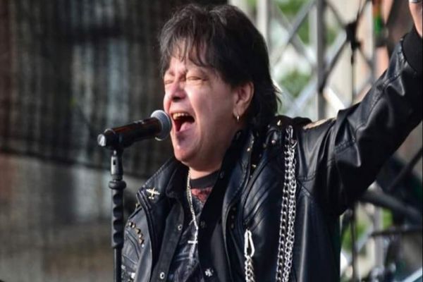  A murit Leo Iorga, fostul solist al trupei Compact, la vârsta de 54 de ani 