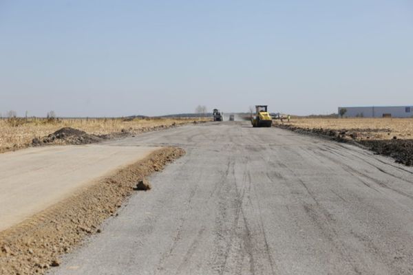 Ludovic Orban și ministrul Transporturilor, Lucian Bode, vizită pe șantierul drumului expres, la Balș