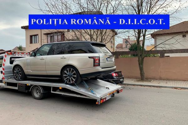 Tinere din România, obligate să fie sclave în Londra! Anchetatorii au salvat aproape 60 de tinere din ghearele "peştilor"!