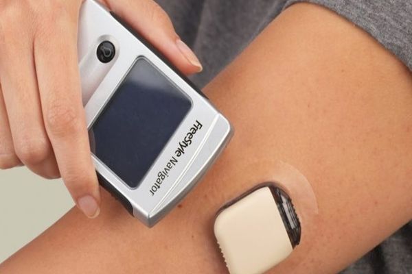 Dispozitive gratuite de monitorizare a glicemiei pentru copiii  diagnosticați cu diabet