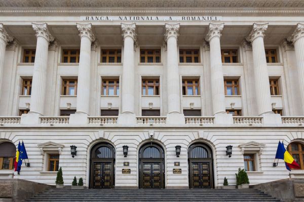 Analiză Economică : BNR continuă să monitorizeze piața