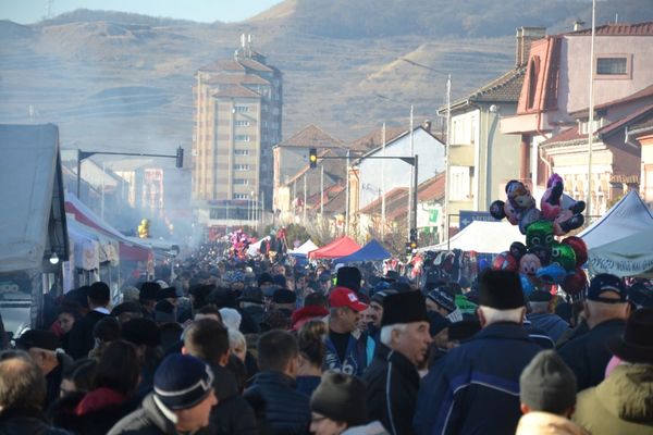 Blaj: Vineri, 6 decembrie, se va desfășura tradiționalul „Târg al căciulilor".