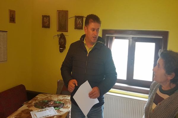 Apelul DISPERAT al unui primar din  Munții Apuseni către Guvernul României. Multe familii cu o situație financiară precară s-au trezit fără mâncarea "cea de toate zilele"!