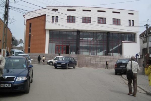 La Câmpeni, un magistrat, încurajează șoferii să circule fără polița RCA. Acesta a anulat amenda primită de un polițist care circula fără asigurarea obligatorie