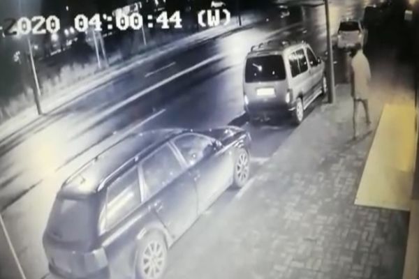 VIDEO : Piromanul care a incendiat un autoturism în Alba Iulia a fost prins