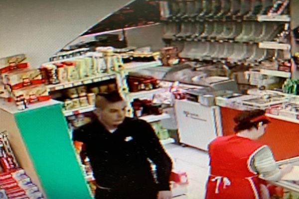 VIDEO : În timp ce omenirea caută solidaritate, NEMERNICII ies la FURAT